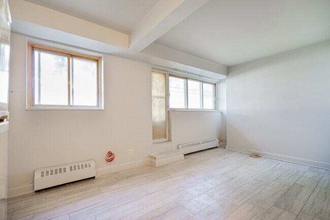 Photo - 6880-625e 25e Ave Unit 1