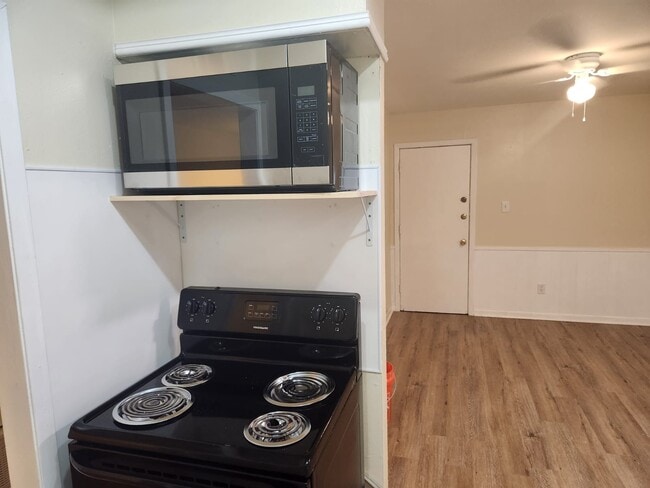 Photo - 615 S 1st St