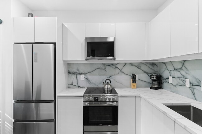 Photo - 935 S Howard Ave