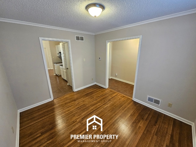 Photo - 2942 S.Mendenhall Road