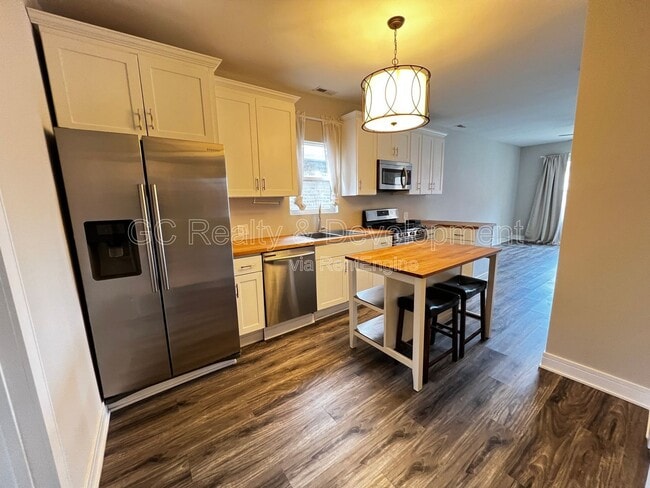 Photo - 1455 W Augusta Blvd Unit 2