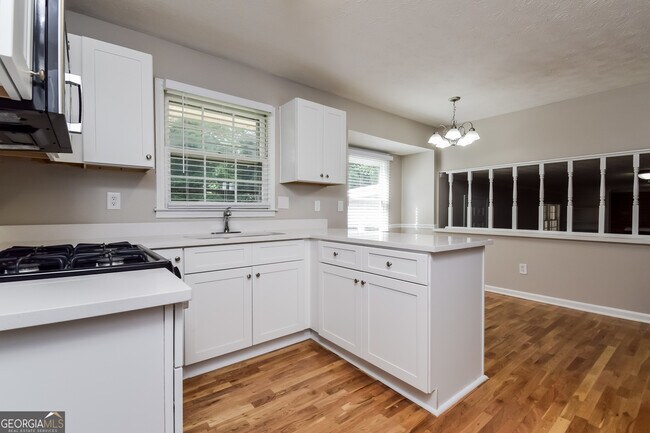 Photo - 627 Rockborough Dr