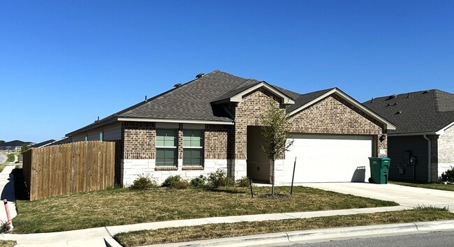 1201 Lindsey Dr