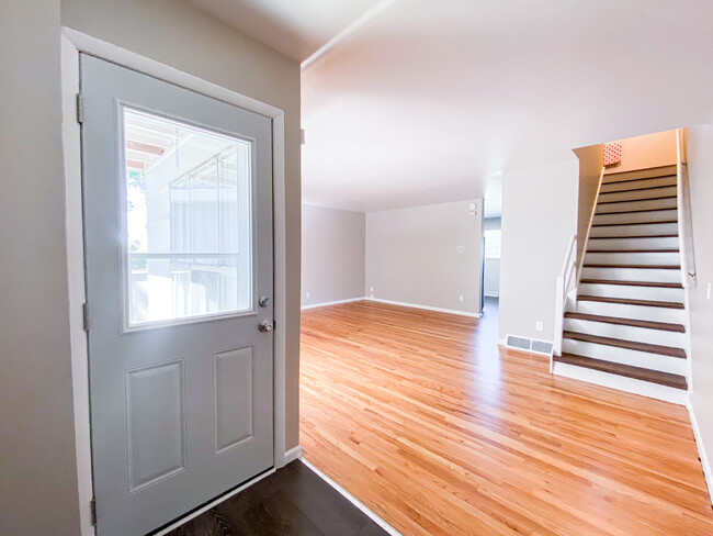 Photo - 1112 Catalpa Cir Townhome