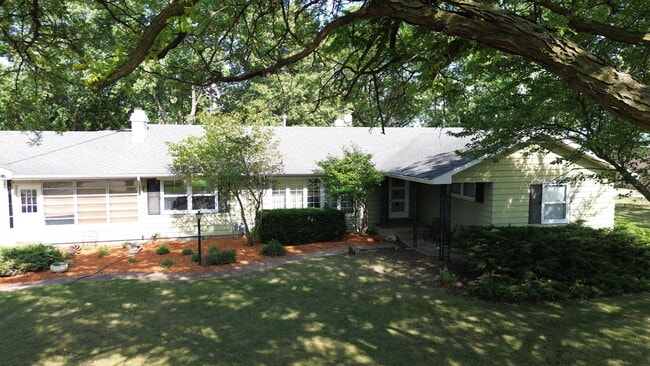 Building Photo - 9314 IL-23