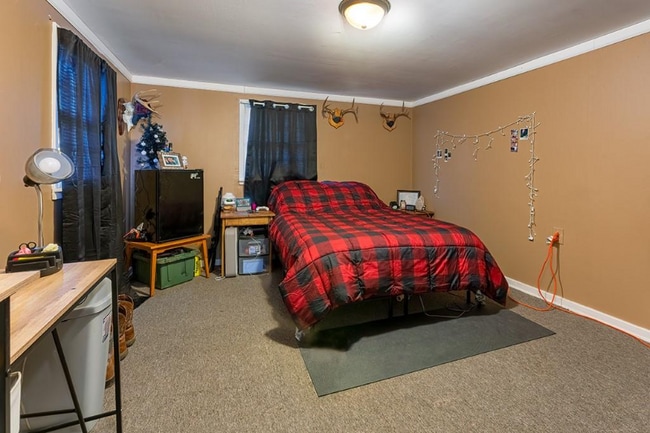 Photo - 205 Helgerson St