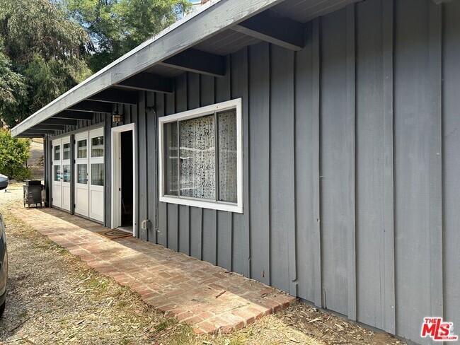 Building Photo - 1710 Topanga Skyline Dr Rental