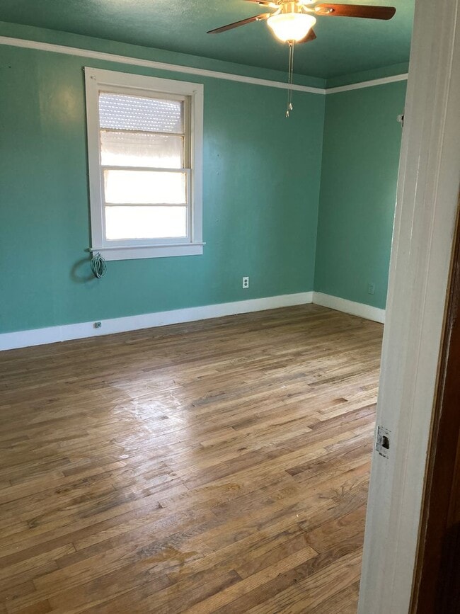 Photo - 330 W 41st St