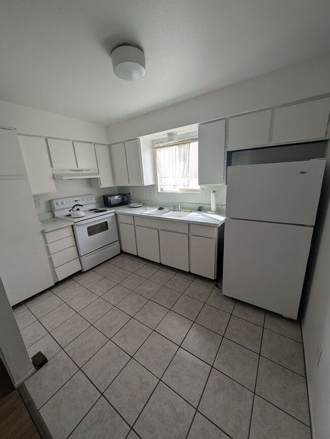 Photo - 4 Plex - Two Bedroom and 1 Bath Unit for Rent