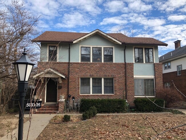 Photo - 5033 Walnut Street