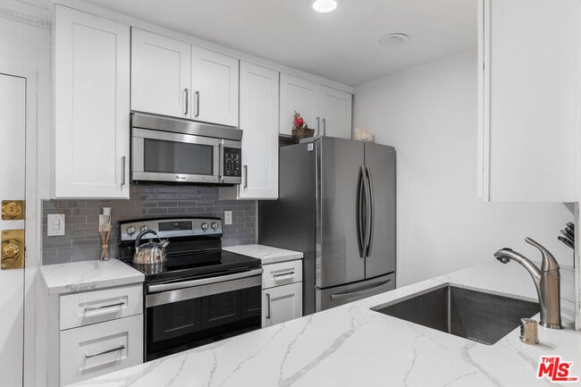 Photo - 1351 N Orange Dr Unit 102