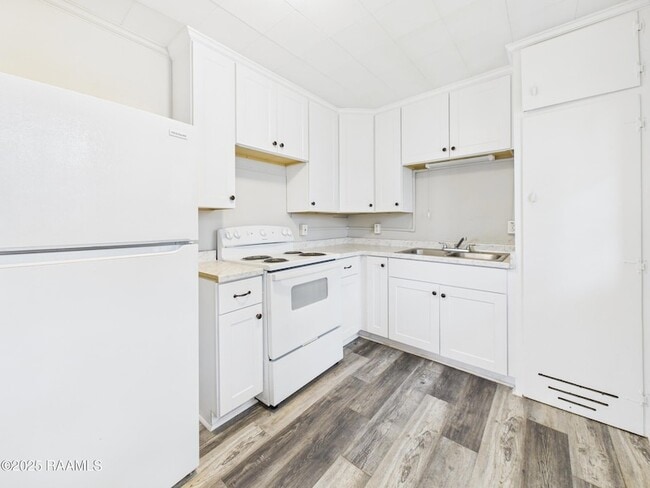 Photo - 906 Center St