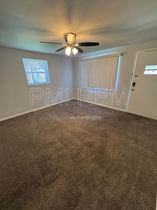 Photo - 316 13th St NE