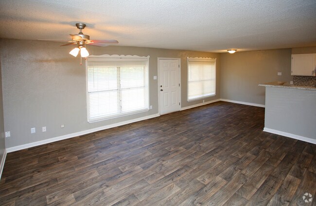 B1 2BDx1,5BA 845SF - Pecan Grove