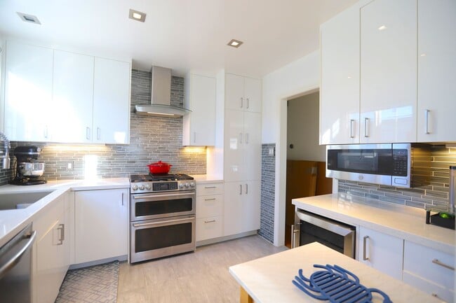 Photo - 140 Avalon Dr Unidad -Upper