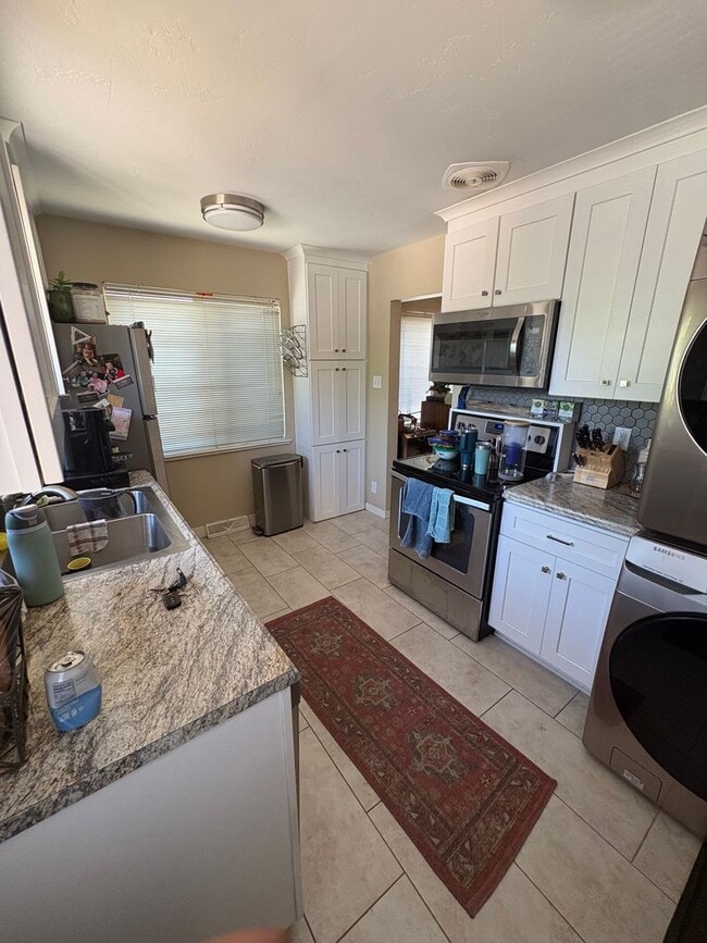 Photo - Updated 2BD Duplex | Edgewater Location