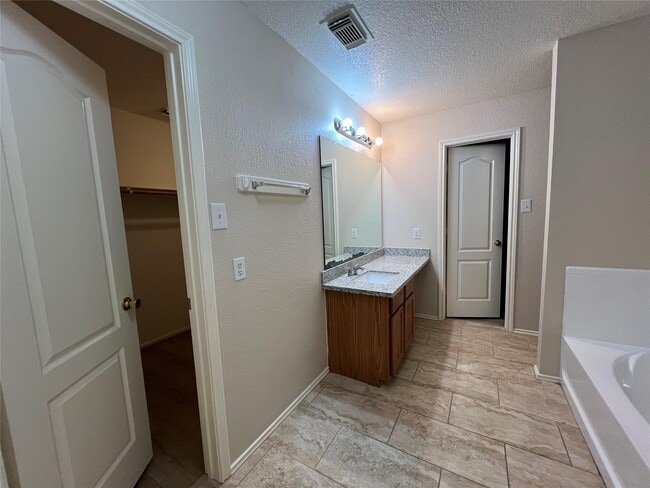 Photo - 20910 Lansing Ridge Ln