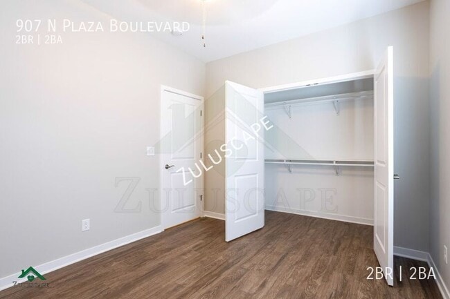 Photo - 907 North Plaza Drive