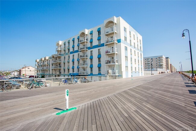 Building Photo - 10 Franklin Blvd Unit 304 Rental