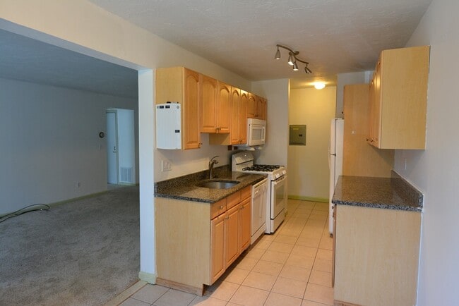 Photo - 36 Shrewsbury Green Dr Unit E