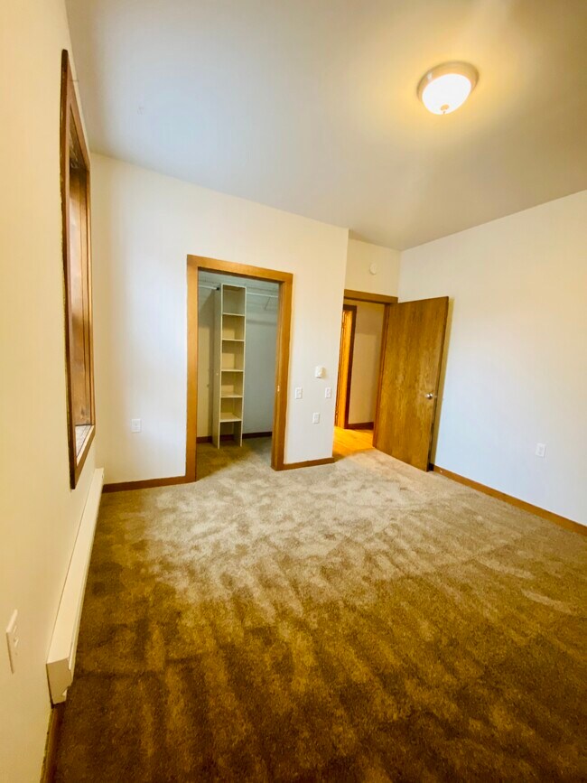 Photo - Cardinal Apartments