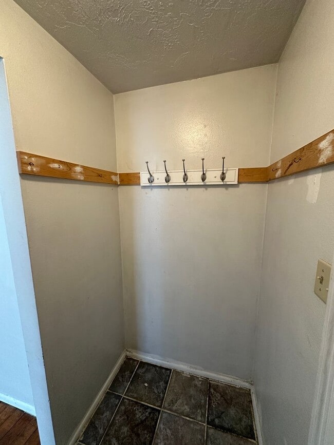 Photo - O7RT Unit #1 (Upstairs)