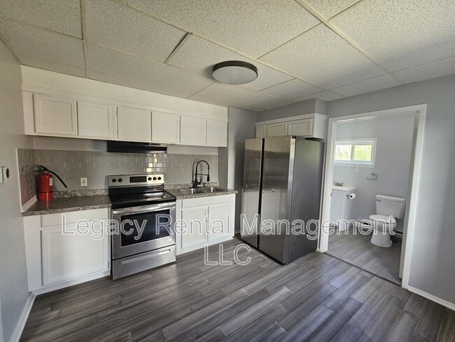 Photo - 303 Gardner St