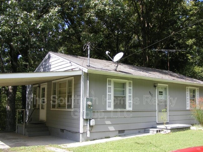 Building Photo - 1704 Shady Dr