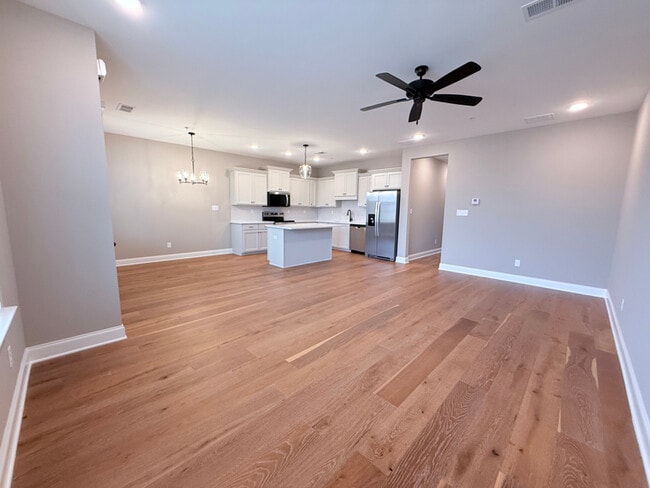 Photo - 731 Bolivar Dr