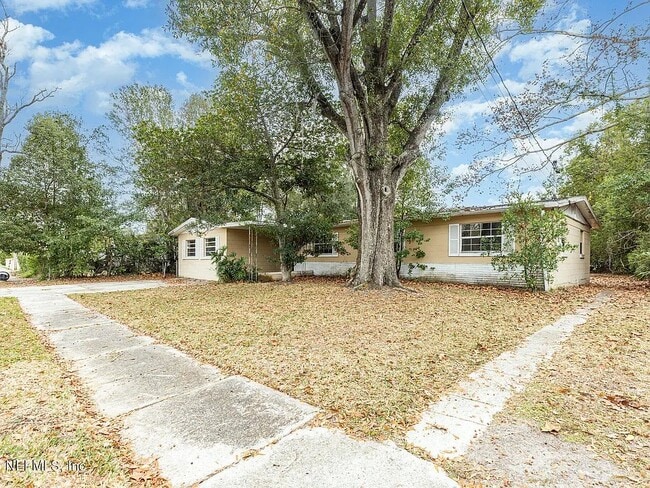Building Photo - 6650 Pinnochio Dr