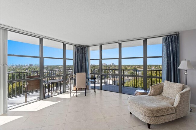 Photo - 800 Parkview Dr