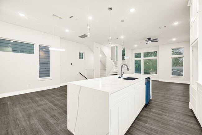 Photo - 6713 St Augustine St