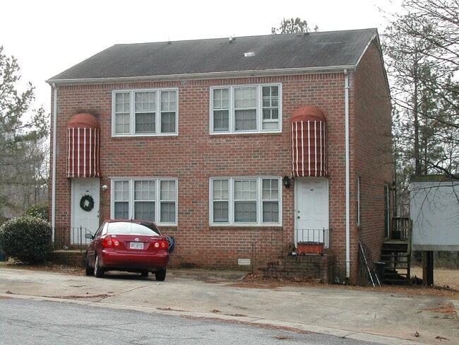Building Photo - SLEEPY CREEK DR - 270/272 Unit 272