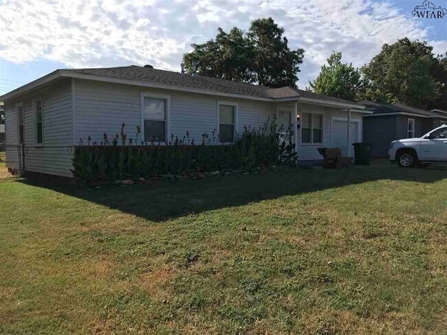 Building Photo - 1210 Bishop Rd Rental