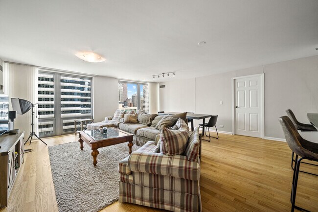 Photo - 280 N Wabash Ave