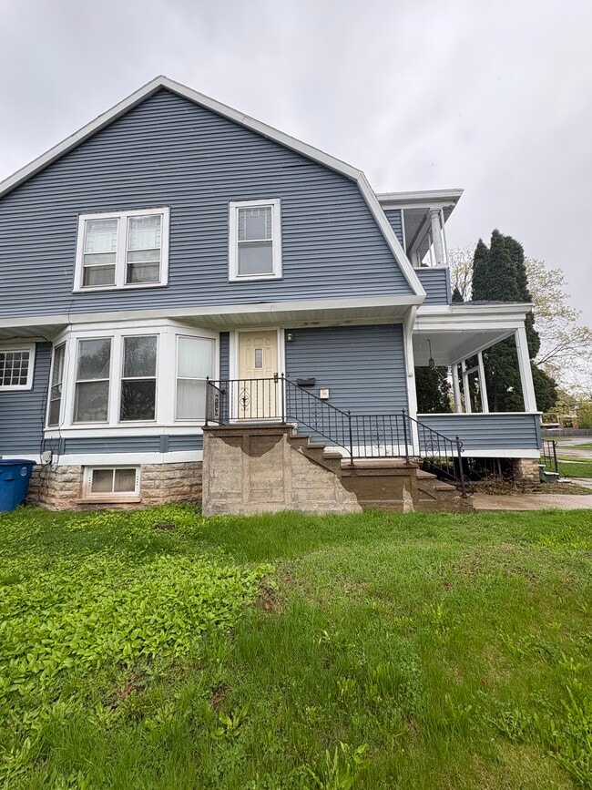 Building Photo - 802 Washington Ave Unit 802-B