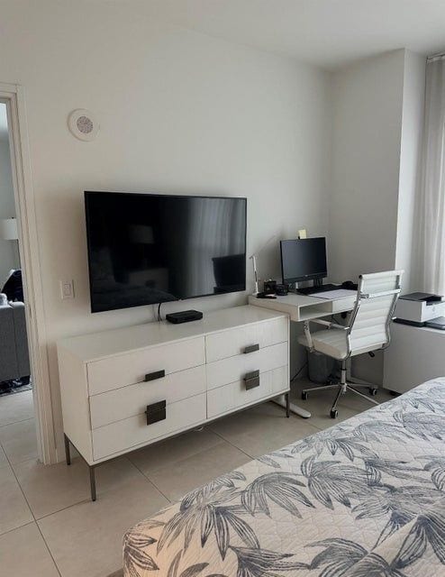 Photo - 401 N Birch Rd