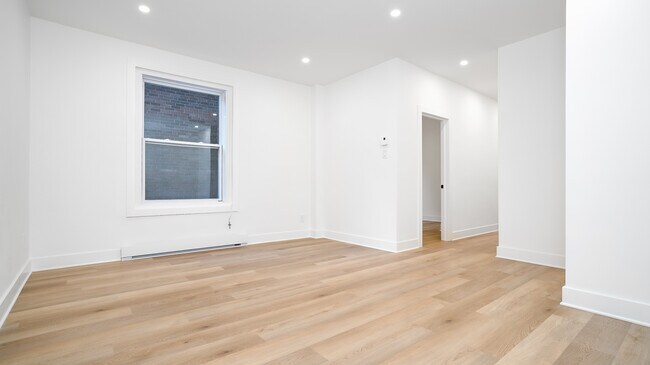 Photo - Claremont Court