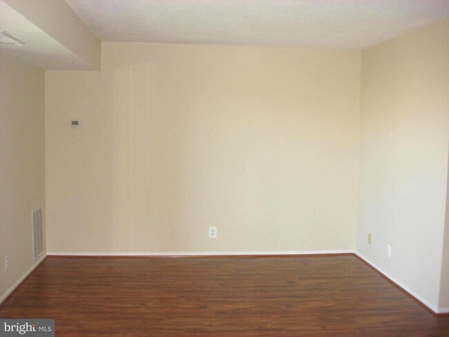 Photo - 8340 Greensboro Dr Unidad 516