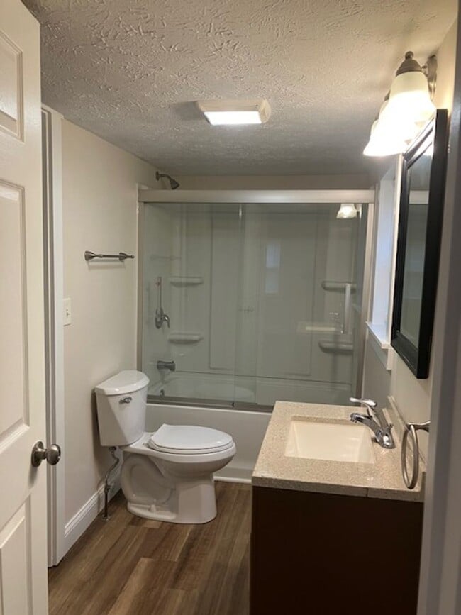 821 Dubois Rd