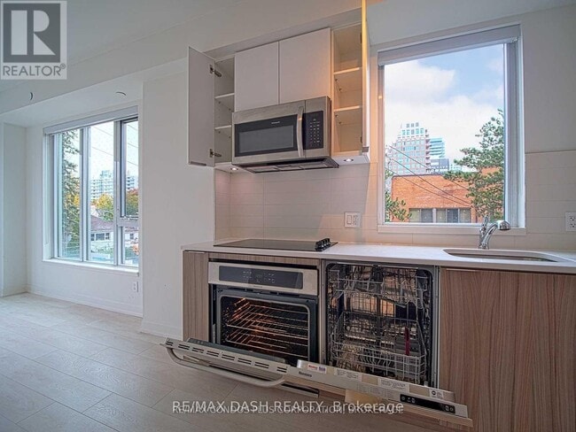 Photo - 223 St Clair Ave W Unit 215