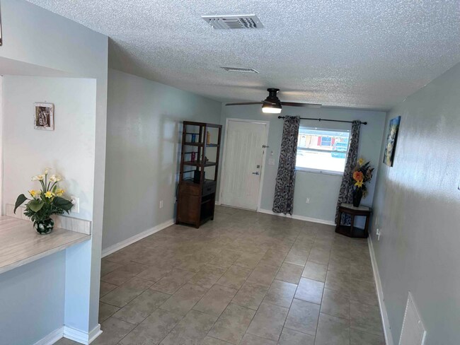 Photo - 2824 Oaklawn Ave