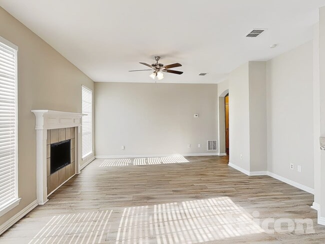 Photo - 2829 Alcot Ln