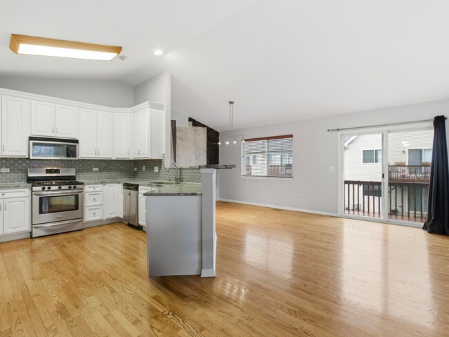 Photo - 3031 Saganashkee Ln