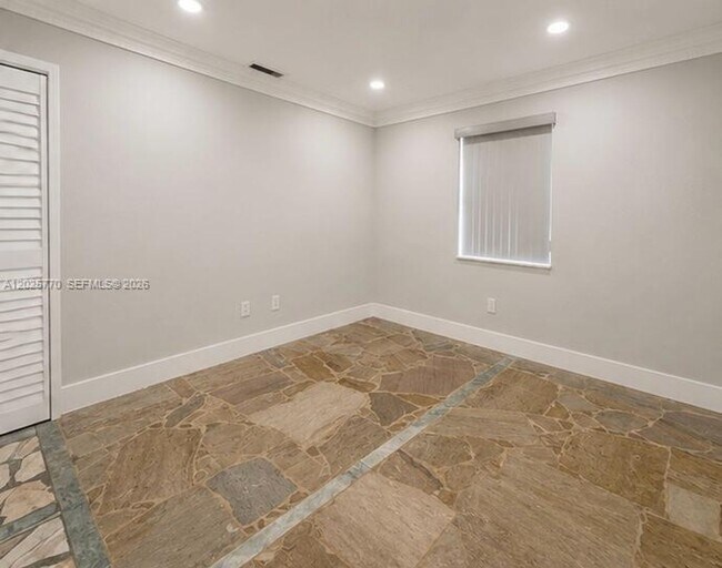 Photo - 5735 Hayes St