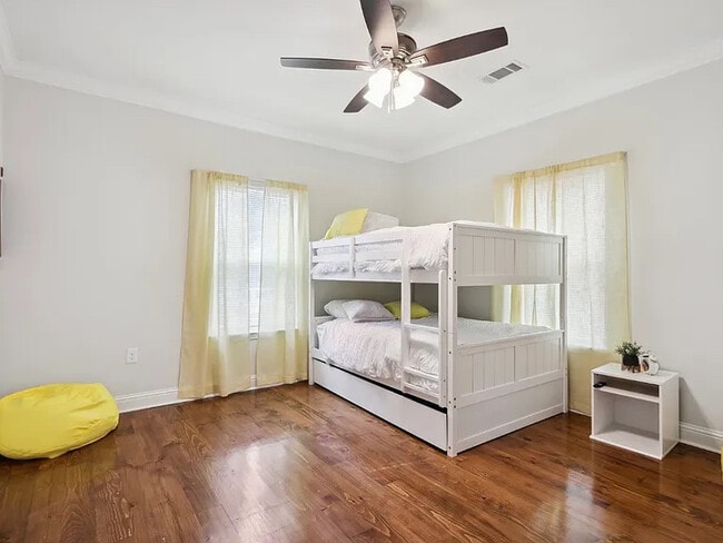 Photo - 1332-1334 Tricou St Unidad 1334