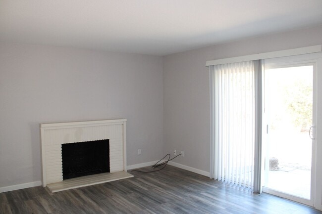 Photo - 10404 Abbottford Way