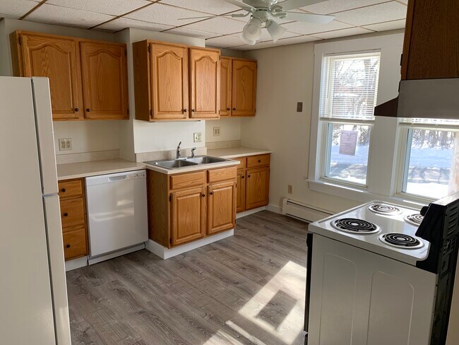 Photo - 99 Oxford St N Unit 1- first floor