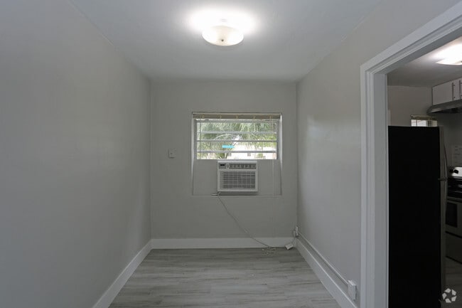 Poinsettia Place Apartments