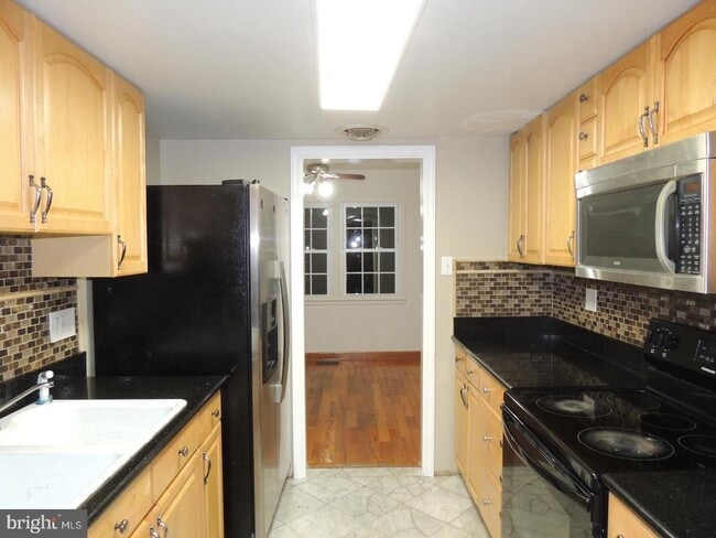 Building Photo - 2915 Pheasant Ln